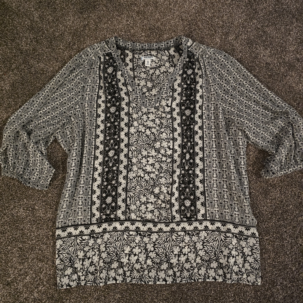 Old Navy Black and White Floral Blouse